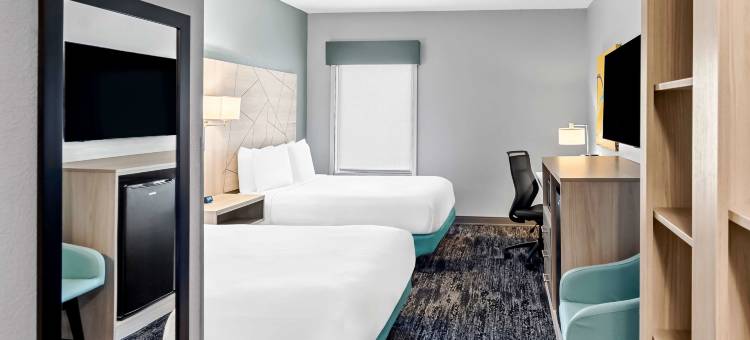 贝斯特韦斯特多斯韦尔酒店(Days Inn by Wyndham Doswell at the Park)图片