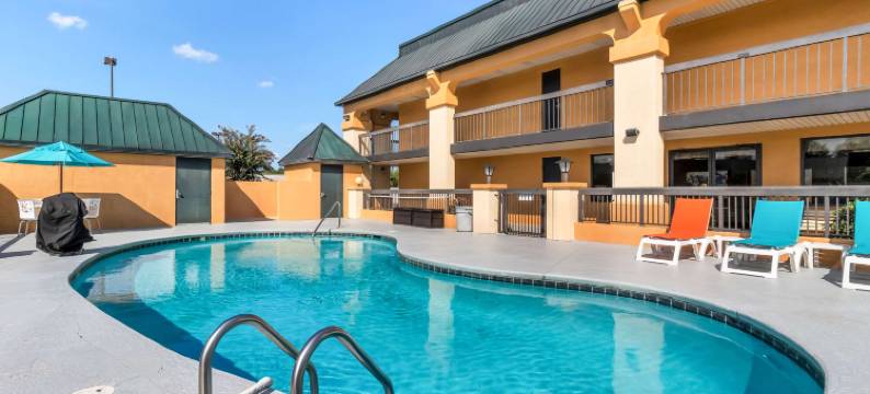 品质酒店及套房佛罗伦萨市民中心(Quality Inn & Suites Civic Center)图片