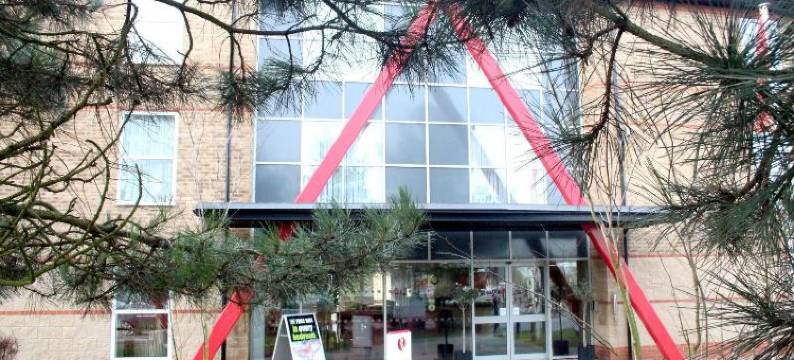 伦敦斯坦斯特德机场温德姆华美达酒店(Ramada by Wyndham London Stansted Airport)图片