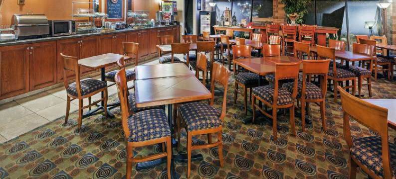 奥马哈美吟温德姆酒店(AmericInn by Wyndham Omaha)图片