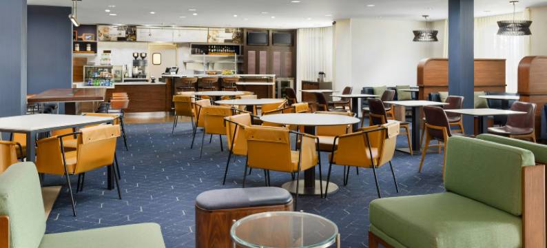 萨利纳斯蒙特利万豪万怡酒店(Courtyard Salinas Monterey)图片