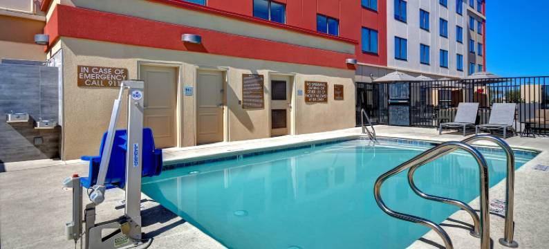 拉斯维加斯机场南万枫酒店及套房(Fairfield Inn & Suites Las Vegas Airport South)图片