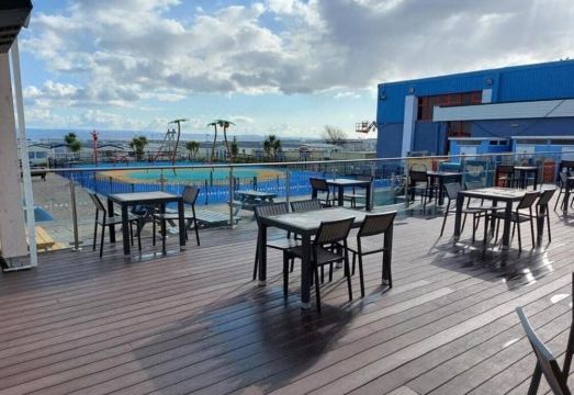 77 The Brambles Hotel Overview