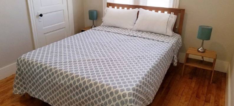 Large 3BR APT w/ enclosed front porch Close to Polar Park, palladium, WPI, DCU图片