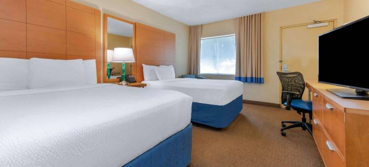 劳德代尔堡庞帕诺海滩拉昆塔温德姆酒店(La Quinta by Wyndham Fort Lauderdale Pompano Beach)图片
