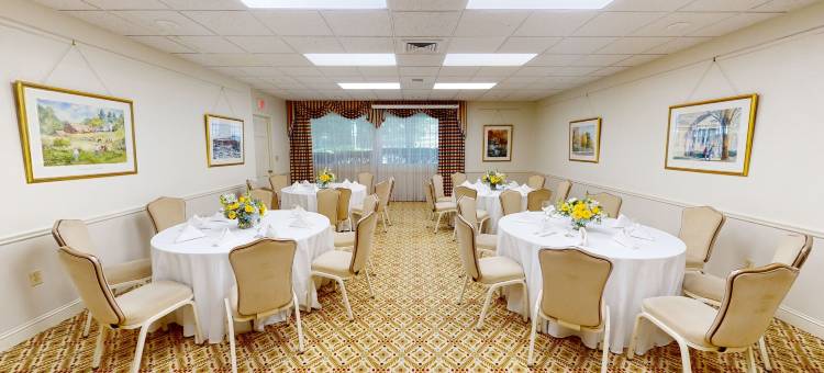 法明顿旅馆(The Farmington Inn and Suites)图片