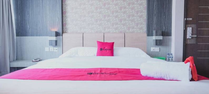 红门酒店普拉斯-巴淡黄金海岸渡轮码头附近(RedDoorz Plus near Gold Coast Ferry Terminal Batam)图片