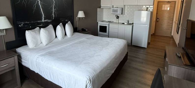 道森克里克速8酒店(Super 8 by Wyndham Dawson Creek)图片