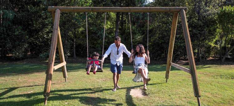 TH 蒂勒尼亚 - 绿色公园美居度假村(TH Tirrenia - Green Park Resort)图片