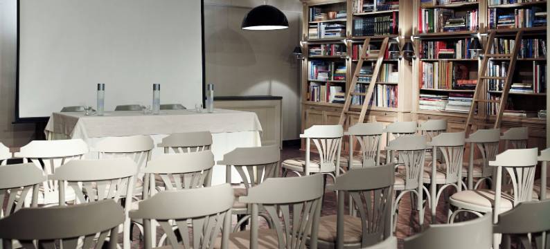 水池酒店(Kinsterna Hotel)图片