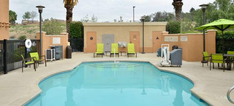 柯罗纳河畔SpringHill 酒店(SpringHill Suites Corona Riverside)图片