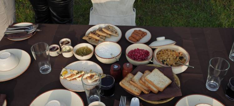 布尔汉荒野营地(Burhan Wilderness Camps)图片