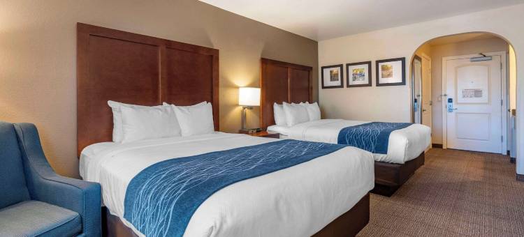 尤凯亚舒适套房酒店(Comfort Inn & Suites Ukiah Mendocino County)图片