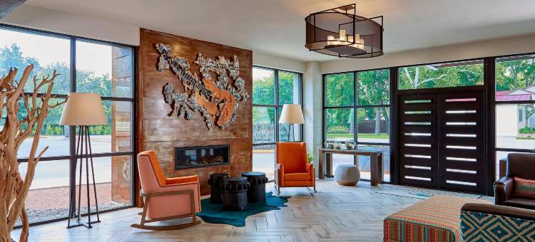 弗雷德里克斯堡酒店(Fredericksburg Inn and Suites)图片