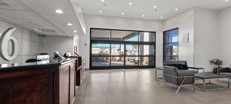 加利福尼亚佩里斯 6 号开放式套房酒店(Studio 6 Suites Perris, CA)图片
