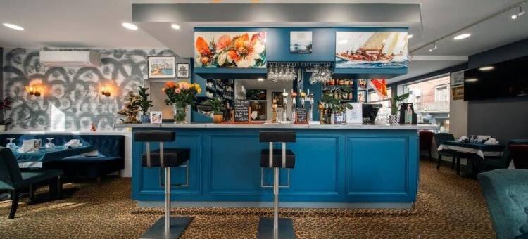 BRIT HOTEL PRIVILEGE 里齐约– 艺术别墅(Brit Hotel Privilege Lisieux - la Villa des Arts)图片