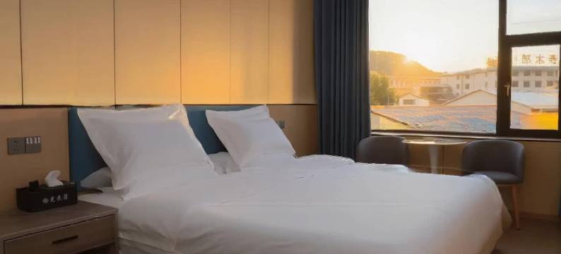 碌曲郎木寺拾光民宿图片