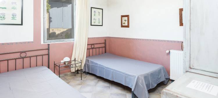 Cottage in Oppède with Poolside Bliss图片