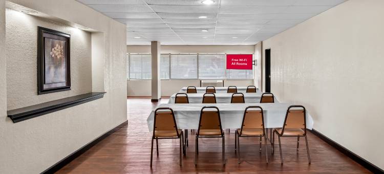 温泉城红屋顶客栈(Red Roof Inn Hot Springs)图片