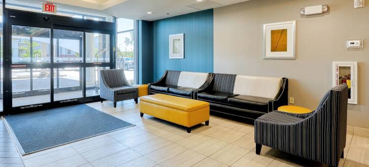 智选假日套房酒店巴达维亚 - 达里恩湖(Holiday Inn Express & Suites Batavia - Darien Lake)图片