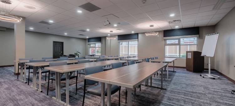 路易斯威尔机场福朋喜来登酒店(Four Points by Sheraton Louisville Airport)图片