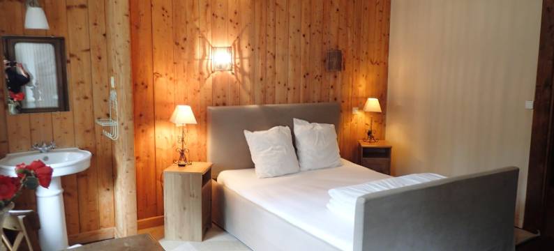 Beautiful 17th century character residence图片