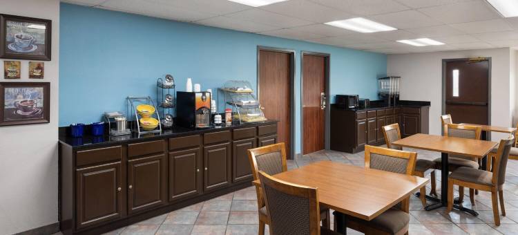 温德姆戴斯酒店凤凰城靠近本宁堡(Days Inn by Wyndham Phenix City Near Fort Benning)图片
