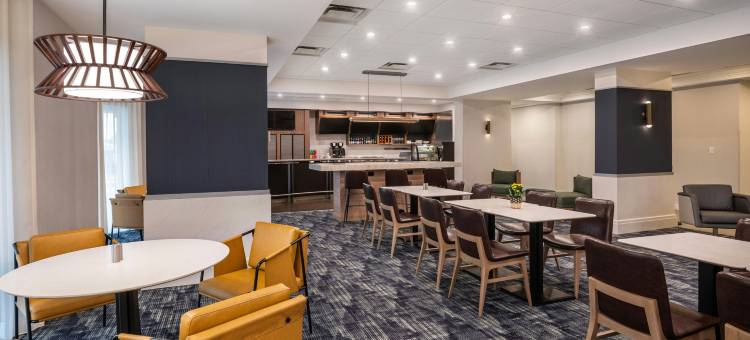 多伦多机场万豪万怡酒店(Courtyard Toronto Airport)图片