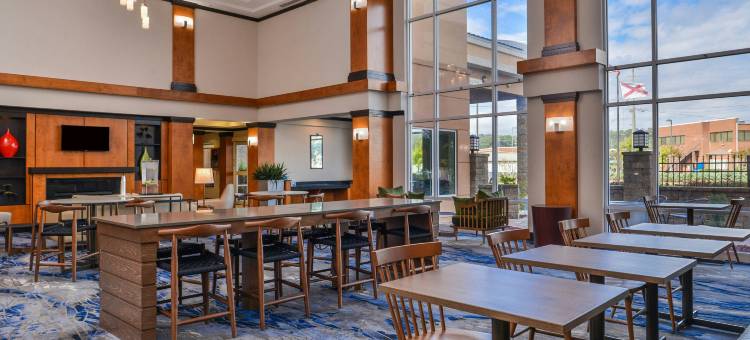 伯明翰佩勒姆万枫酒店及套房(Fairfield Inn & Suites Birmingham Pelham)图片