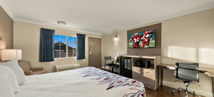 红屋顶酒店洛杉矶-贝尔弗劳尔(Red Roof Inn Los Angeles – Bellflower)图片