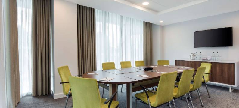 伦敦斯坦斯特德机场希尔顿欢朋酒店(Hampton by Hilton London Stansted Airport)图片