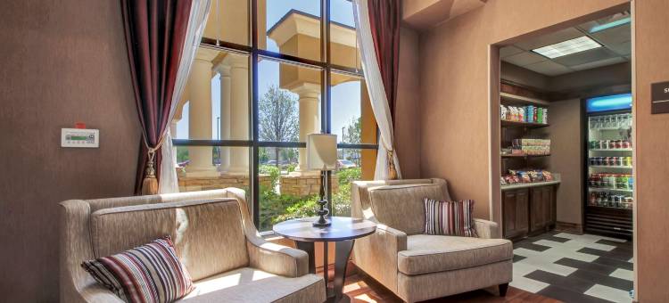 希尔顿欢朋套房酒店-赫米特(Hampton Inn & Suites Hemet)图片