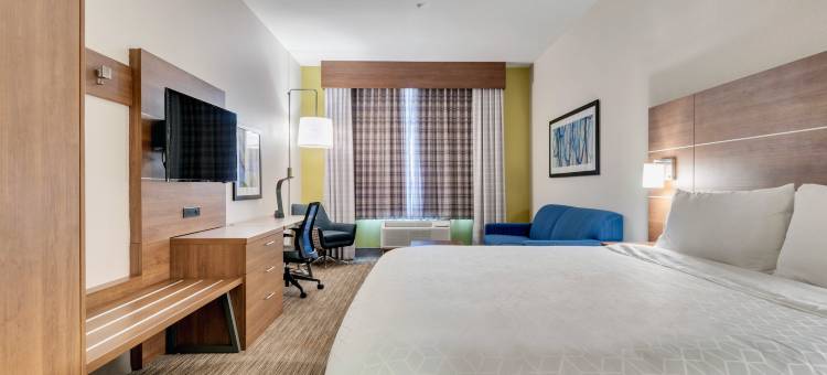 智选假日套房酒店湖埃尔西诺(Holiday Inn Express & Suites LAKE ELSINORE by IHG)图片