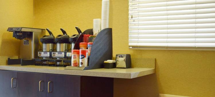 布法罗尼亚加拉机场红顶酒店(Red Roof Inn Buffalo - Niagara Airport)图片