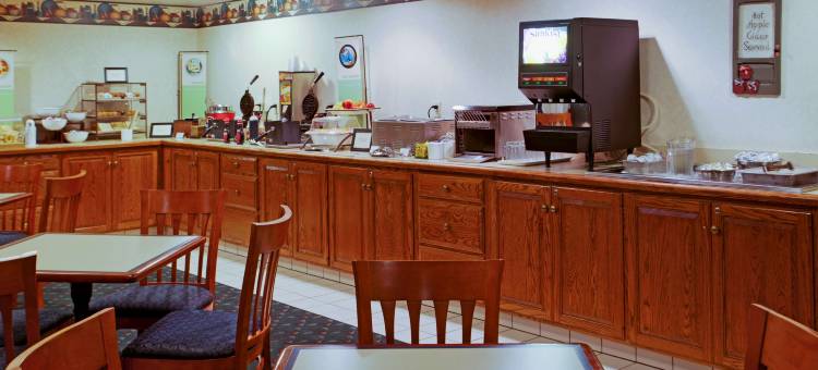 兰卡斯特阿米什城丽怡酒店(Parkview Inn & Suites, Lancaster Amish Country, PA)图片