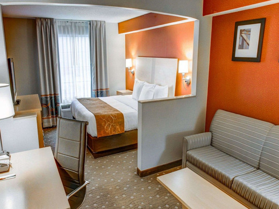 匹兹堡机场舒适套房酒店