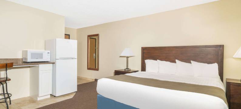 巴克斯特布雷纳德区戴斯套房酒店(Days Inn & Suites by Wyndham Baxter Brainerd Area)图片