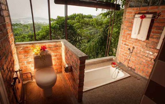 MaliHom Private EstateHotel Overview