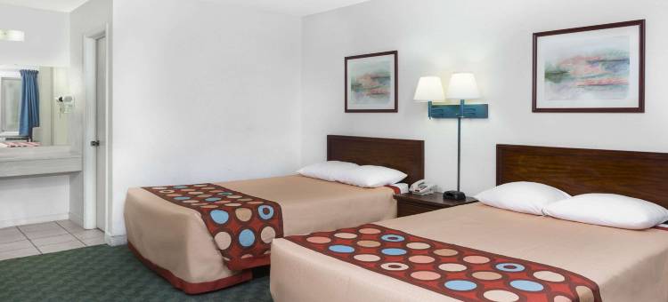 泰勒维尔速8酒店(Super 8 by Wyndham Taylorville IL)图片