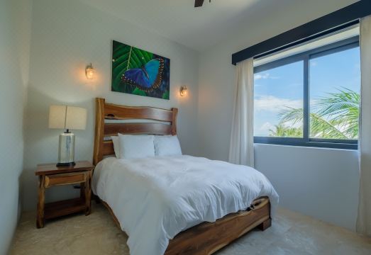 Diamante Beachfront Suites 钻石海滨套房(Diamante Beachfront Suites) Hotel Overview