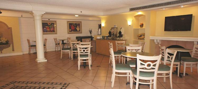 圣地亚哥维斯塔戴斯酒店(Days Inn by Wyndham San Diego Vista)图片