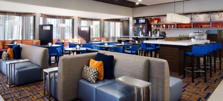 堪萨斯城奥佛兰公园/梅特卡夫学院大道南万怡酒店(Courtyard Kansas City Overland Park/Metcalf, South of College Boulevard)图片