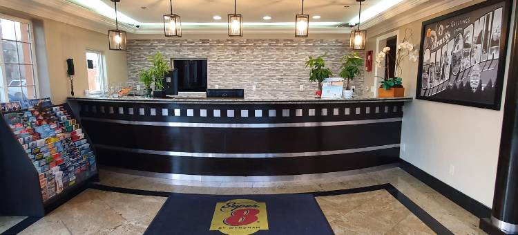 赛普里斯速 8 酒店(Super 8 by Wyndham Cypress Buena Park Area)图片