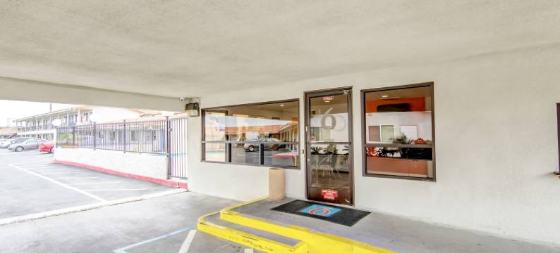 加利福尼亚曼特卡 6 号汽车旅馆(Motel 6 Manteca, CA)图片