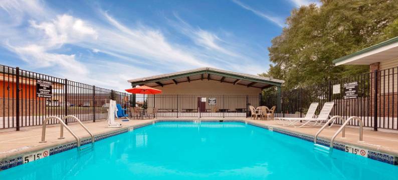 西罗亚斯普林斯速8酒店(Super 8 by Wyndham Siloam Springs)图片