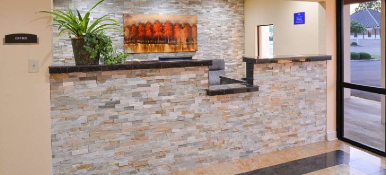 美洲最佳价值酒店图珀洛巴恩斯克罗辛酒店(Americas Best Value Inn Tupelo/Barnes Crossing)图片