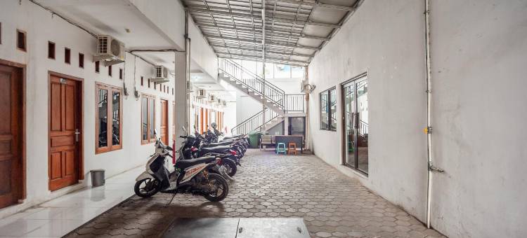 红多兹伊斯兰酒店-近贾蒂桑普纳医院(RedDoorz Syariah Near Jatisampurna Hospital)图片