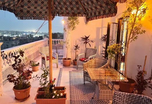 One Bedroom Apartment City Views Local to AirportHotel Overview