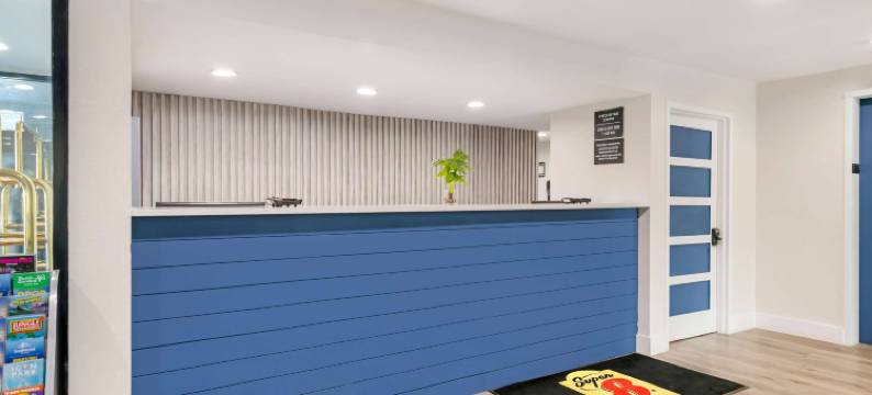 奥兰多温德姆速 8 酒店(近佛罗里达购物中心)(Super 8 by Wyndham Orlando Near Florida Mall)图片