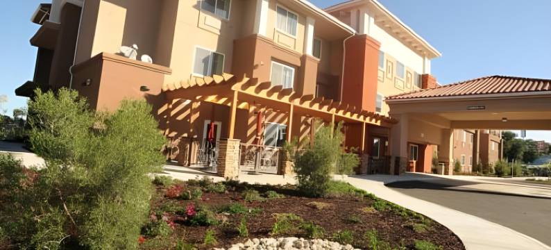 橡树酒店及套房(The Oaks Hotel & Suites)图片